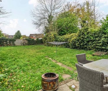 4 bedroom semi-detached house to rent - Photo 3