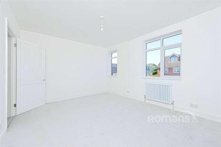 Windsor Road, Farnborough, GU14 - Photo 4