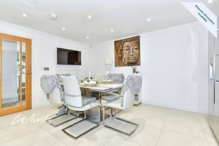 4 bedroom detached house to rent - Photo 3