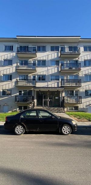 Two-Bedroom (4.5) Large - 2925 Rue Louis-Paré, Lachine - Photo 1