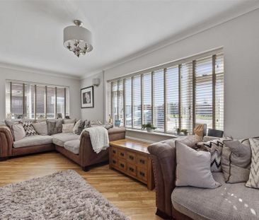 4 bedroom detached bungalow to rent - Photo 2