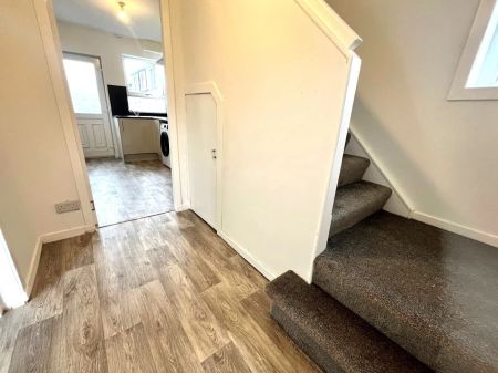 23 Birkhall Place, Aberdeen AB16 5RL - Photo 3