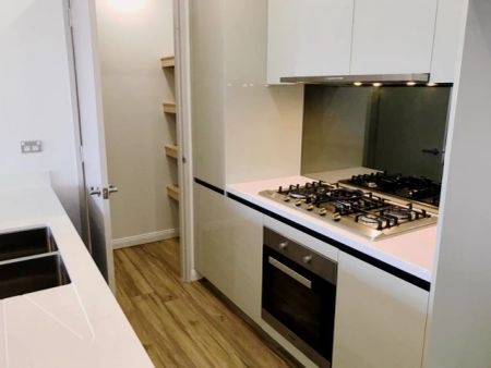 10 Galloway Mascot, Sydney - Photo 3