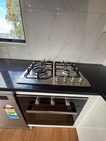 Brand New 2 bedroom Unit - Photo 3