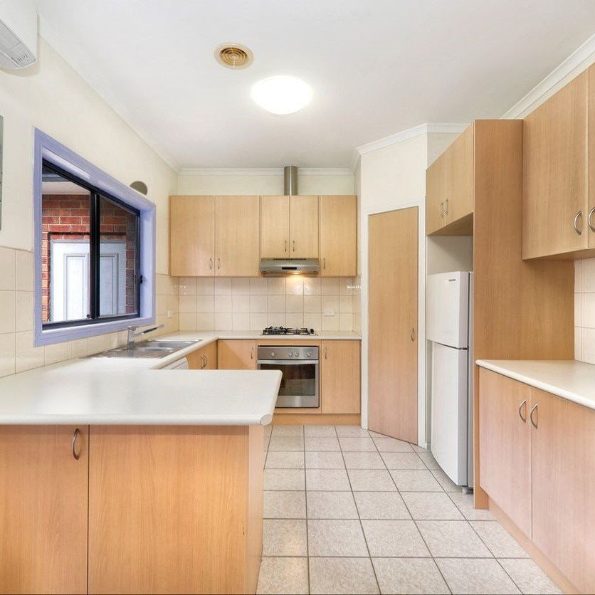 25 Bossington Street, Oakleigh South - Photo 1