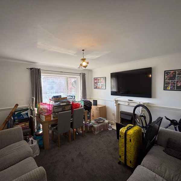 Greenland Crescent, Cardiff - Photo 1