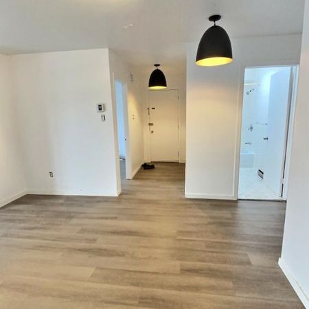 Saint Léonard- 4 1/2 avec stationnement-visite libre 23 novembre 2025 de 14:00-16:00 - Photo 4