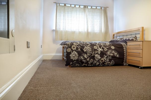 RM4 Alpha Grove| Isle of Dogs | London | E14 8PQ - Photo 1