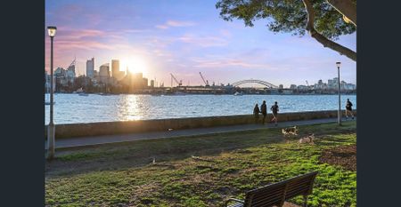 Elegant 2-Bedroom Apartment - Photo 5