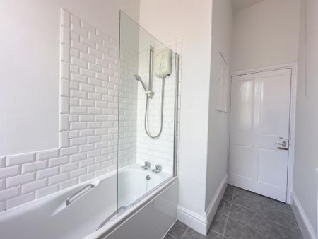 2 bedroom terraced house to rent - Photo 2