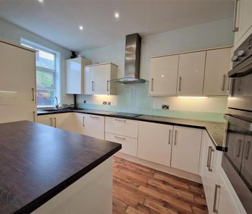 3 bedroom semi-detached house to rent - Photo 4