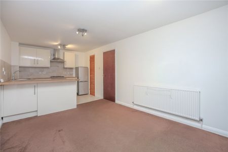 Stow Court, - Photo 2