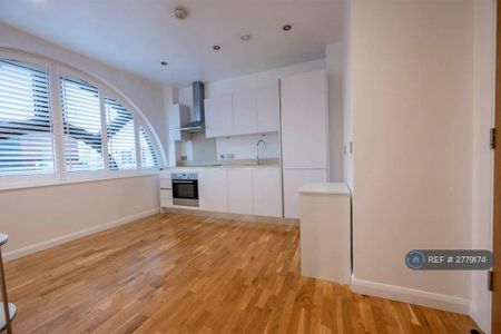 1 bedroom flat to rent - Photo 5