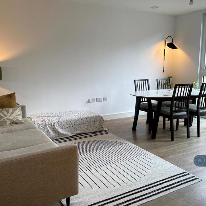 1 bedroom in a flat share to rent - Photo 1