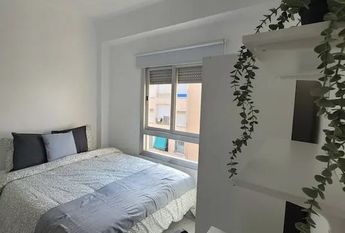 Carrer de Sant Lluís Bertran, Torrent, Valencian Community 46900