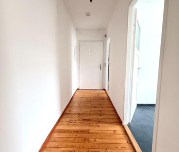 Wohnen am Dutzendteich: top gepflegte 2-Zimmer-Wohnung +++ mit Balk... - Photo 2