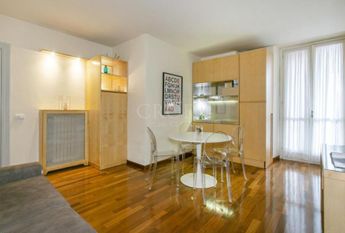 Spanish Steps .Charming two-room apartment with balcony and views over the rooftops of Rome . In residence with dayluy cleaning , A/C wifi , consierge. Rif #1948