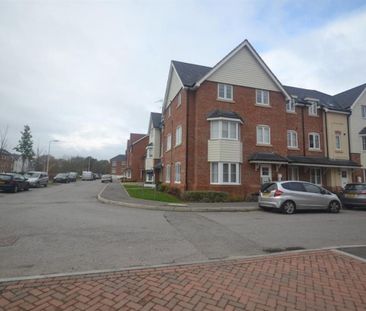 Jasmine Square, Woodley, RG5 4BW - Photo 2