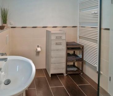 Top moderne möblierte 1-Zimmer-Wohnung - Photo 1