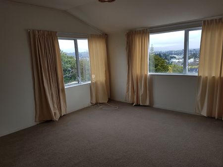 Comfortable home with nice outlook - Photo 3