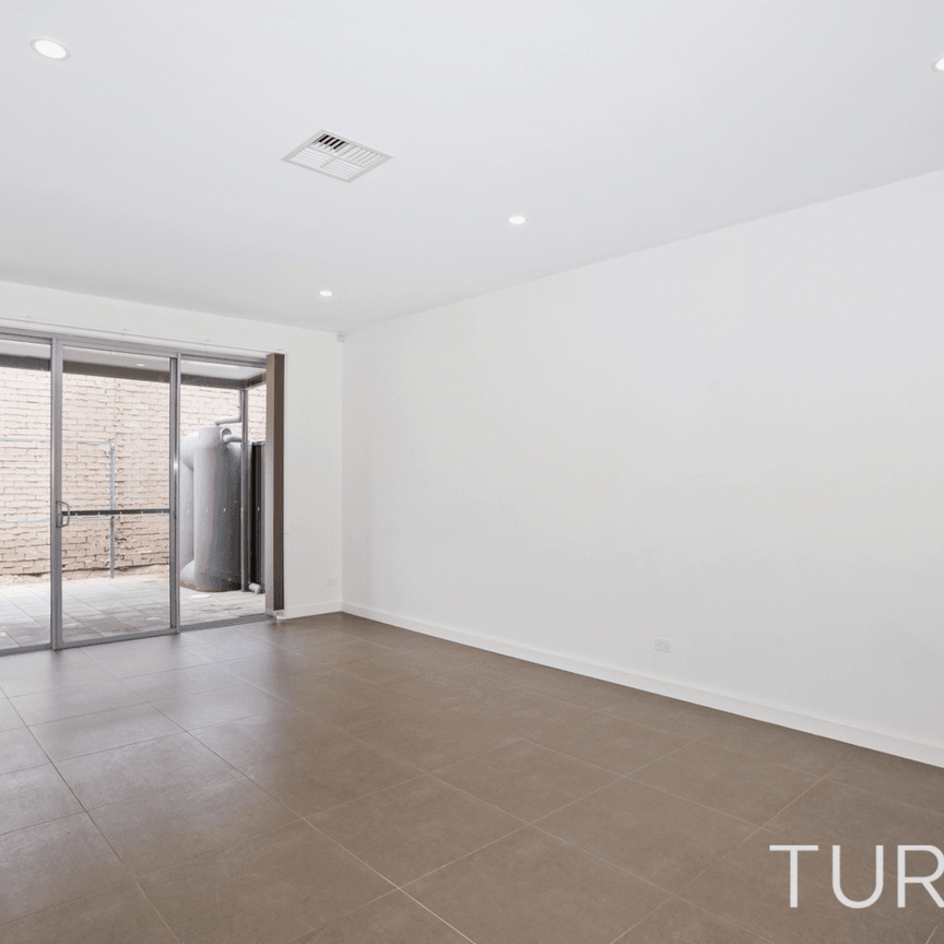 Designer Townhouse in Brompton - Photo 1