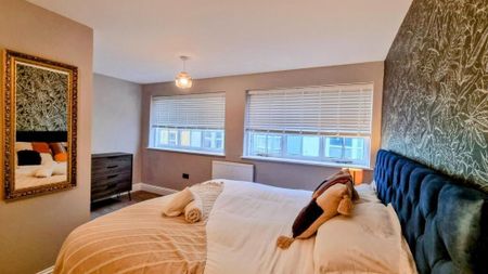 4 bedroom townhouse to rent - Photo 3