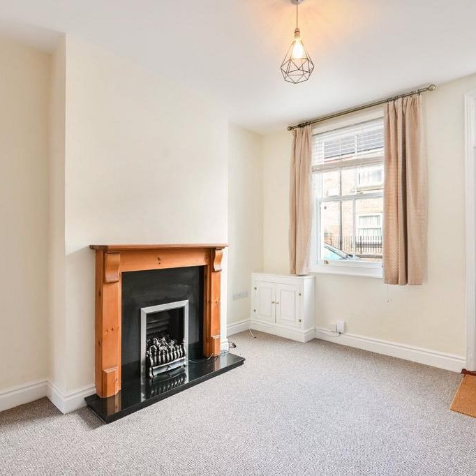 2 bedroom terraced house to rent - Photo 1