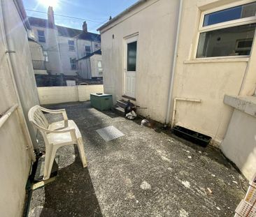 1 bedroom flat to rent - Photo 6