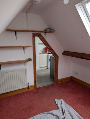 Top Floor 2 Bed Self Contained Flat To Let in Launceston - Photo 1