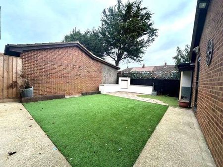 Cleavers Walk, Toddington, LU5 - Photo 4