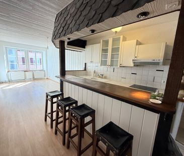 Charmant duplex avec cachet ancien et un bar intégré - Foto 4