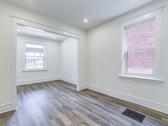 For Lease - 222 Plymouth Street, Dows Lake - Civic Hospital and Area, Ontario - Photo 1