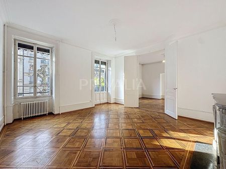 Prestigious apartment in a beautiful building in the city center - Photo 3