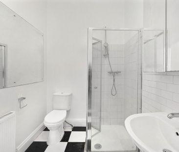 3 bedroom flat to rent - Photo 5