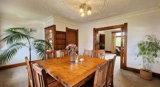 1930s Character Home - Sought-After Neighbourhood - Photo 1