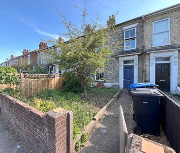 4 bedroom terraced house to rent - Photo 3