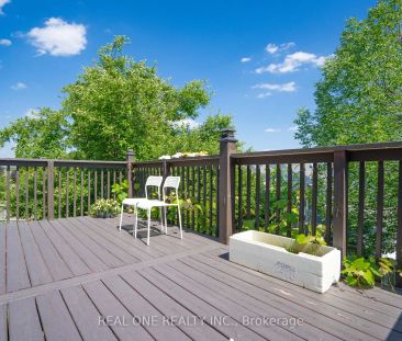 Detached Home For Lease | X8440516 - Photo 3