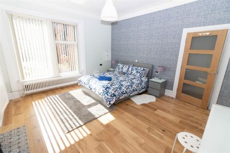 2 Bedroom Flat - Ground Floor - Photo 4