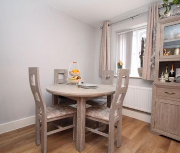 3 bedroom semi-detached house to rent - Photo 4