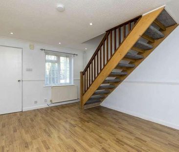 Woodhatch, Horsham, RH13 - Photo 1