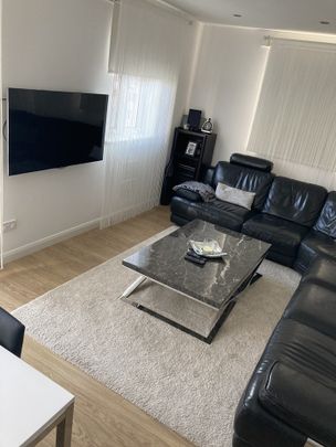 2 Bed Flat, Macmillan House, NW8 - Photo 1