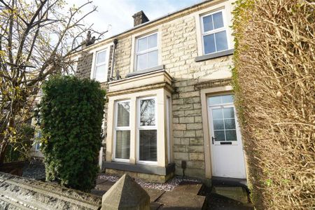 3 bedroom terraced house to rent - Photo 5