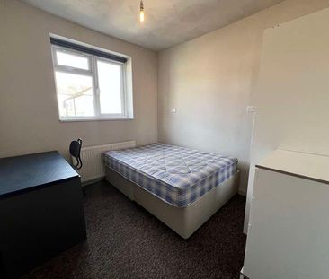 Clovelly Road, SO14 - Photo 3