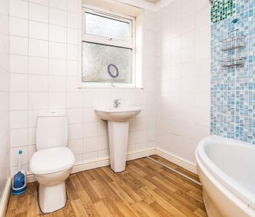 2 bedroom terraced house to rent - Photo 4