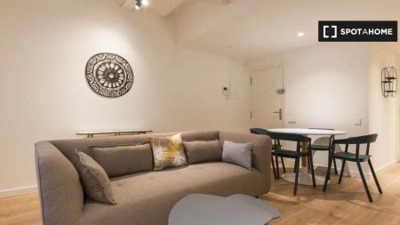 Piso de alquiler en Sant Pere, Sta. Caterina i la Ribera - Photo 4