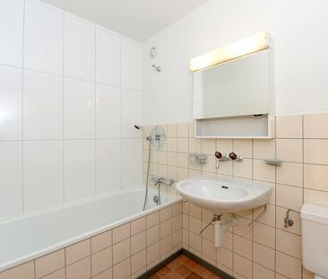 Sur les hauteurs de la Chaux-de-Fonds, ce 4.5 pièces vous attend ! - Photo 2