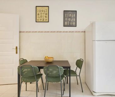 Rooms for rent in 9-bedroom apartment in Campo Pequeno - Foto 2