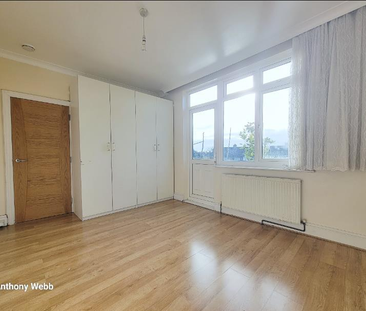 3 bedroom flat to rent - Photo 3