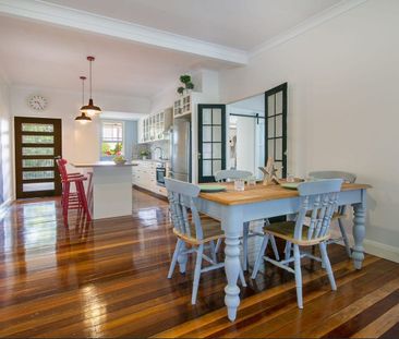 Space, Security & Family Comfort in Silkstone!! - Photo 1