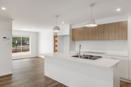 Brand-New 3 Bedroom Home in South Toowoomba - Photo 2